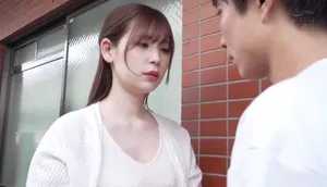 Người chồng tẻ nhạt, vợ nhận ra cậu thanh niên nhà kề bên tốt hơn