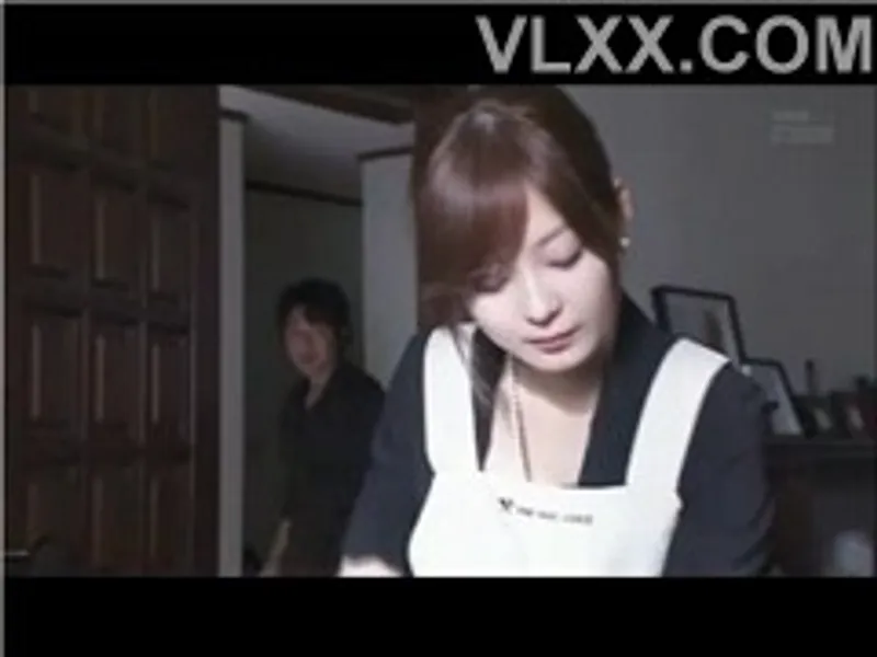 ông xã đi công chuyện, vợ ở nhà bị người yêu của chị gái cưỡng hiếp
