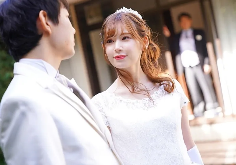 Bố chồng trả bài bạn gái của con trai ngay sau lễ cưới của con trai
